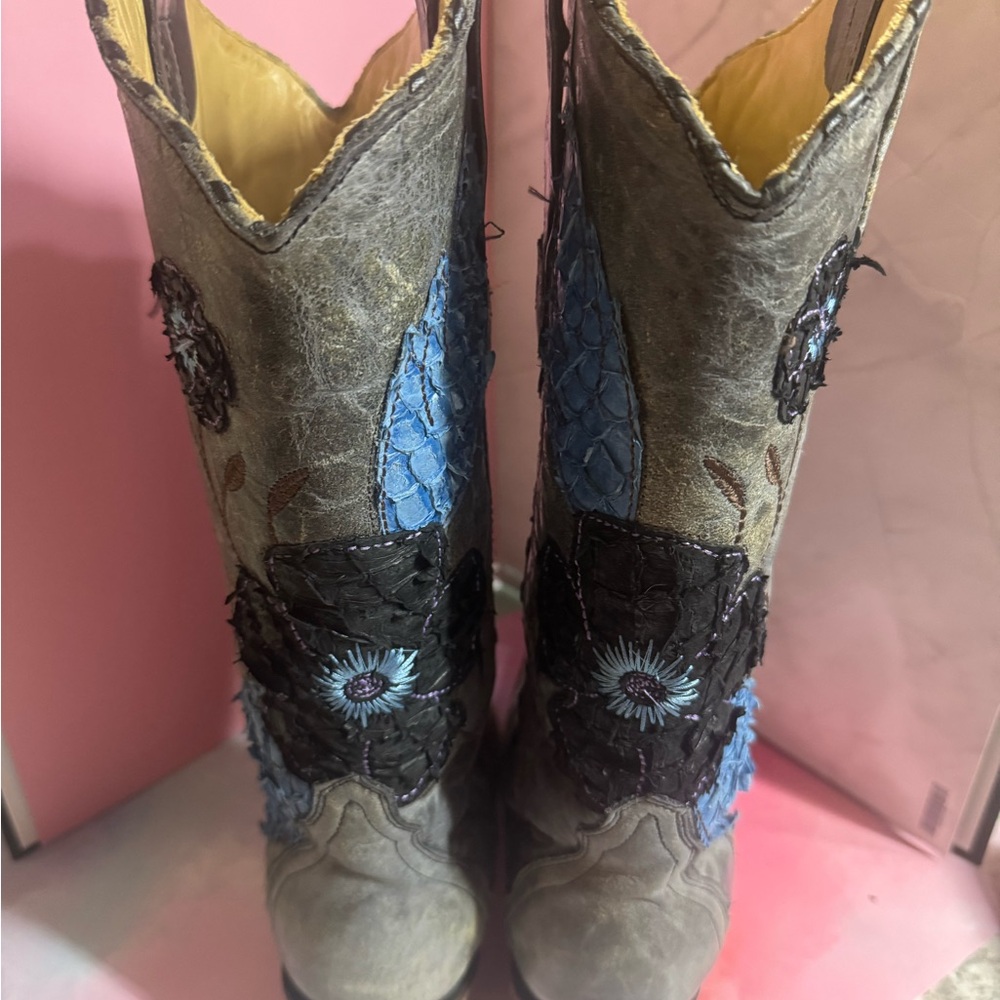 Embroidered Gray & Blue Women's Western Boots